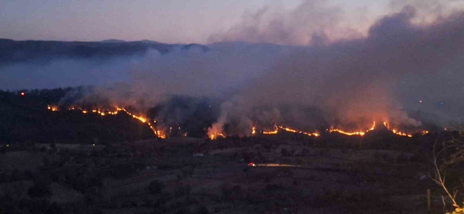 Yangında elektrikler kesilince gaz lambası nostaji yaşattı
