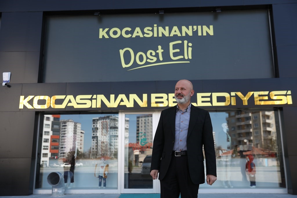 Kocasinan Belediyesi, asırlık Fatma Nine’ye evde sağlık hizmeti sağlıyor
