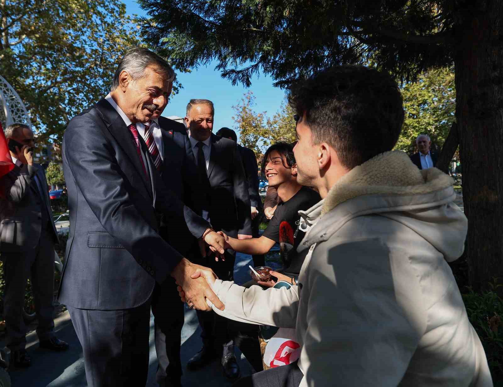 Başkan Alemdar: “Her anımızda Sakarya’ya hizmet için çalışıyoruz”
