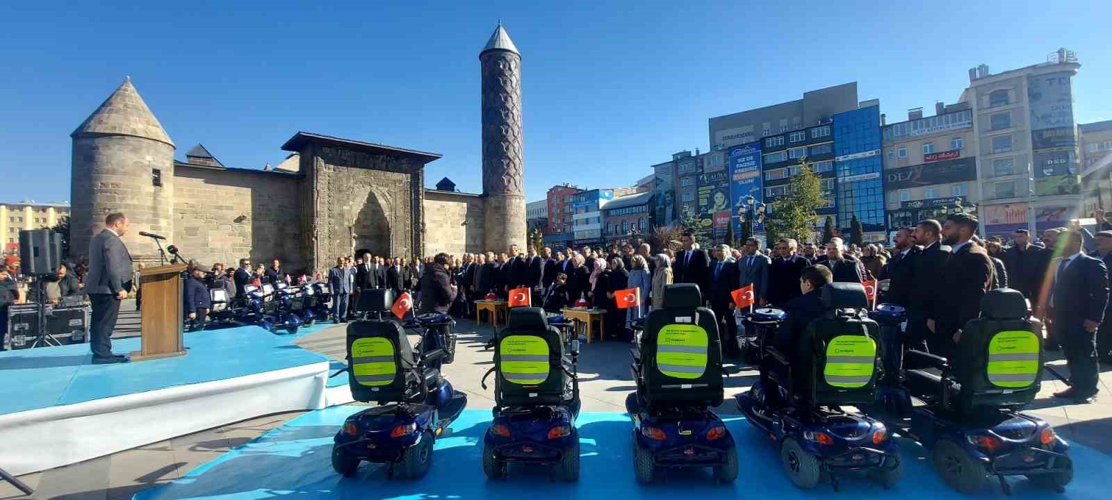 Erzurum’da “Engelleri Kaldırıyoruz” diye yola çıktılar
