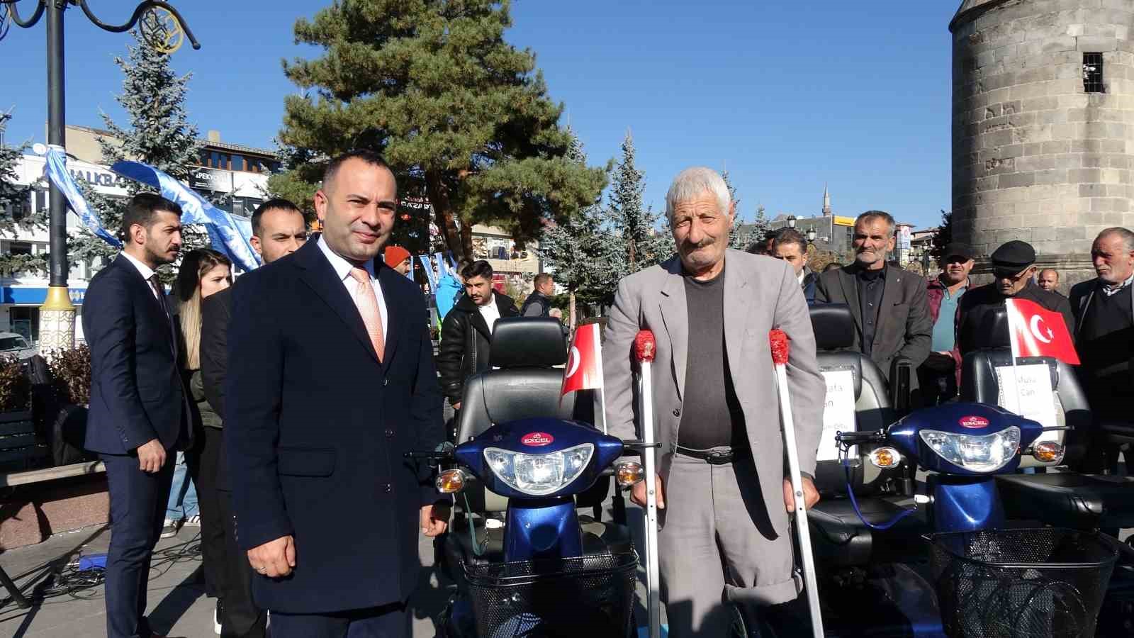 Erzurum’da “Engelleri Kaldırıyoruz” diye yola çıktılar
