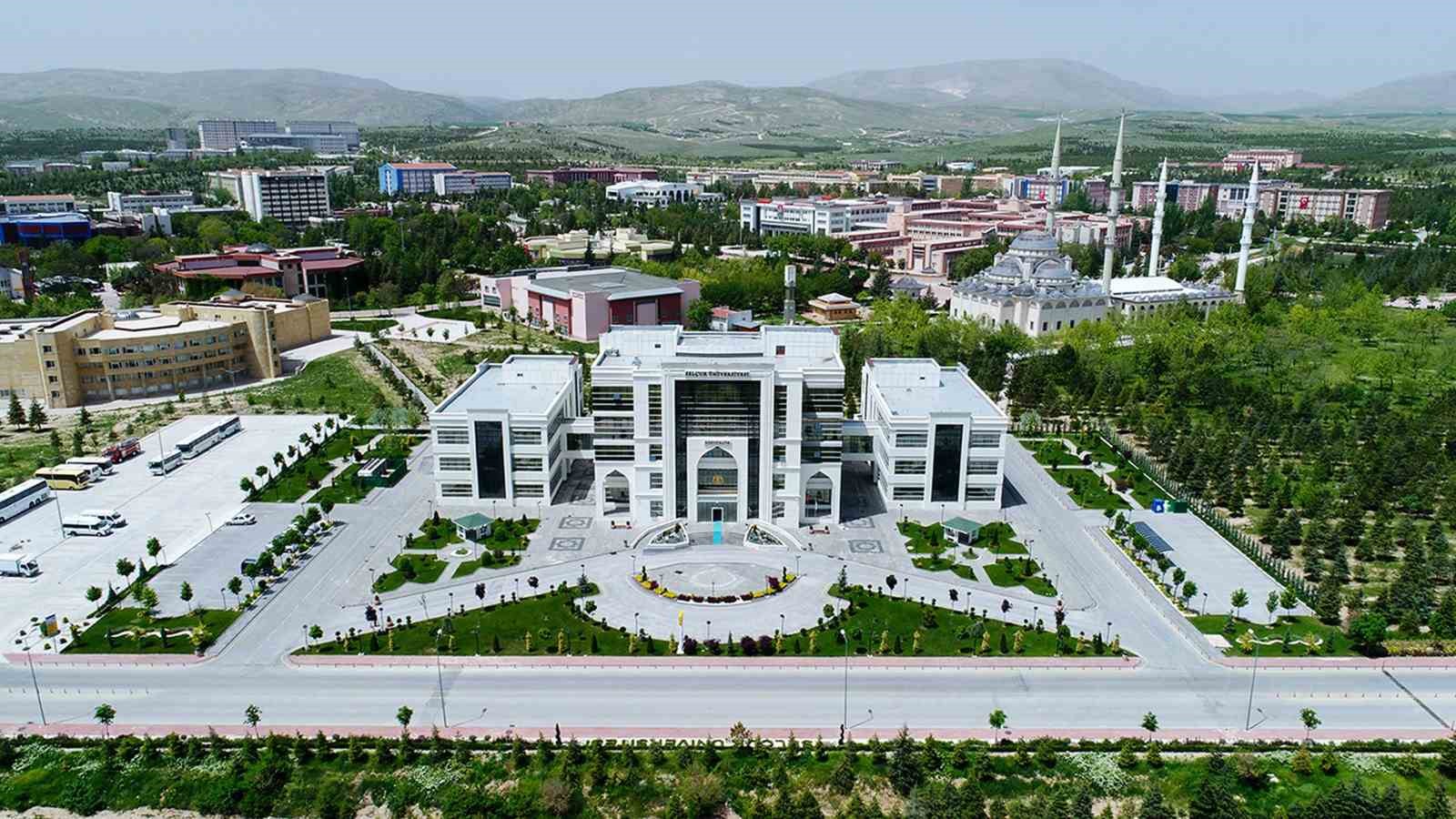 Selçuk Üniversitesi eğitimde kaliteyi YÖKAK akreditasyonuyla taçlandırdı
