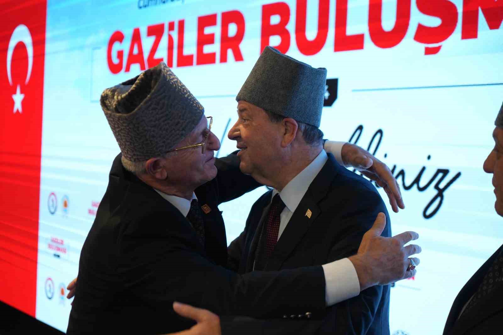 Cumhurbaşkanı Tatar, koruma polisi sırrını açıkladı: “Beni Samsunlu polisler koruyor”
