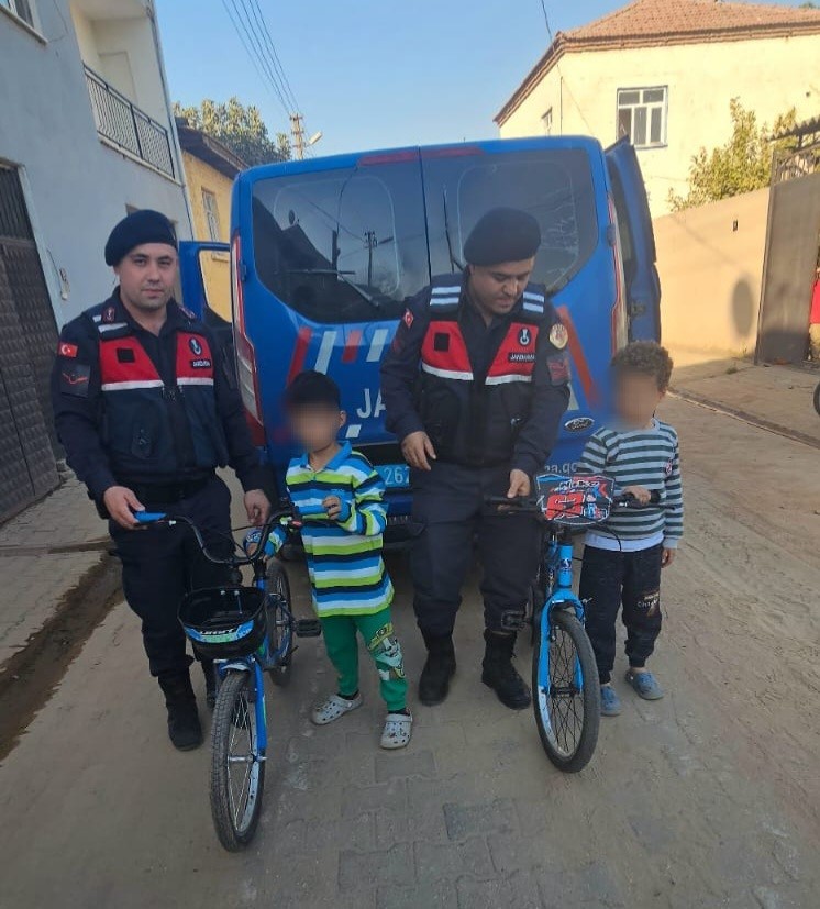 Kayıp çocukları jandarma buldu
