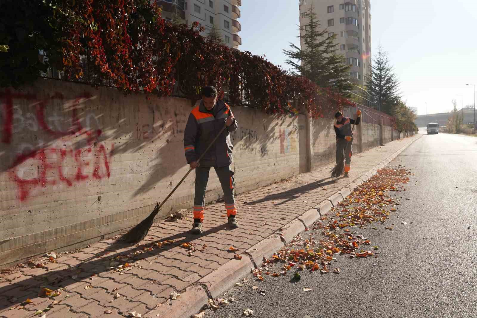 Melikgazi’de mahallelerde sonbahar temizliği başladı
