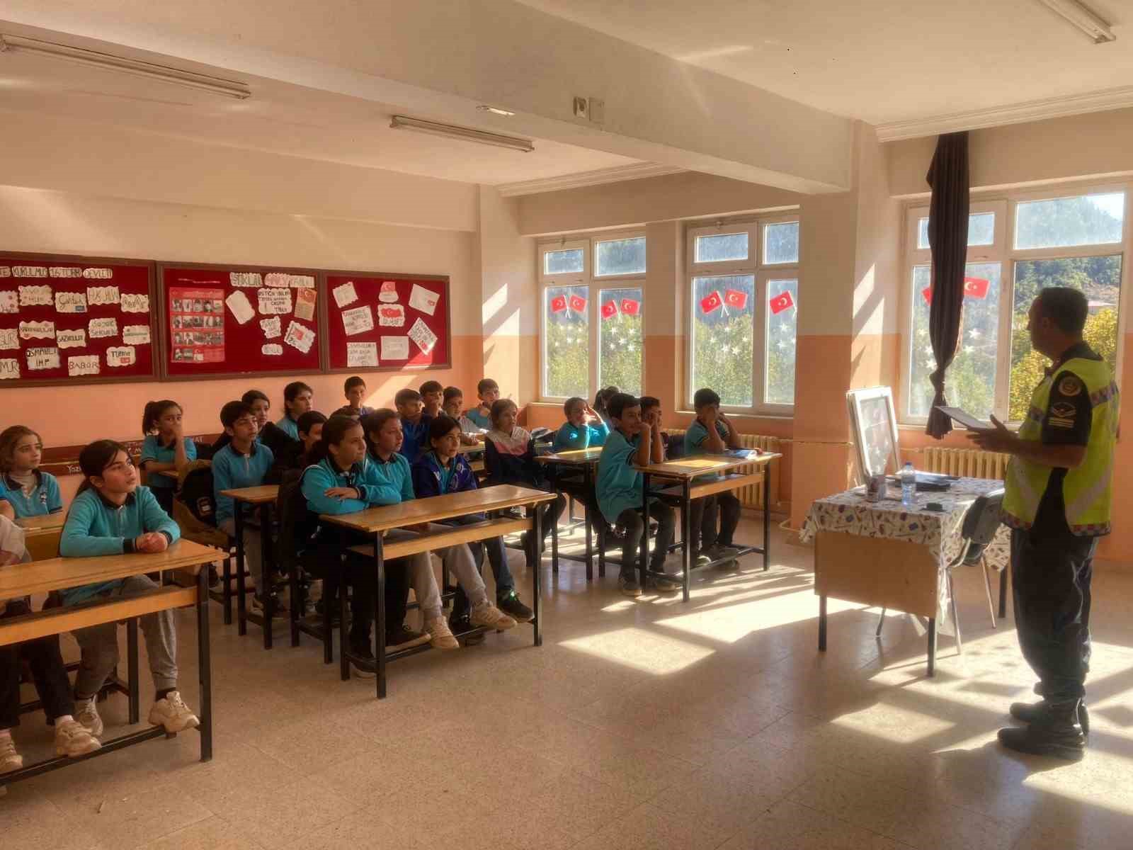 Gaziantep’te öğrencilere güvenli trafik eğitimi
