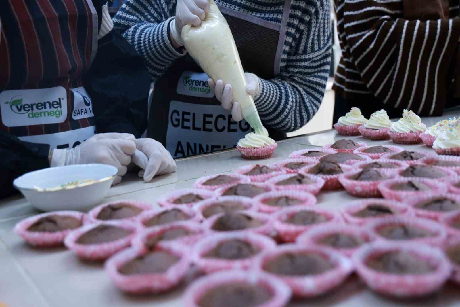 Geleceğin anne adayları mutfakta becerilerini sergiledi
