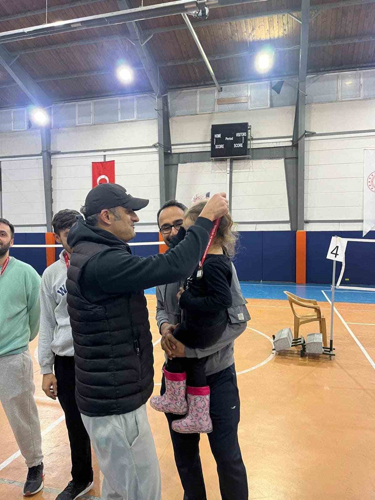 Çaycuma’da Badminton turnuvası düzenlendi
