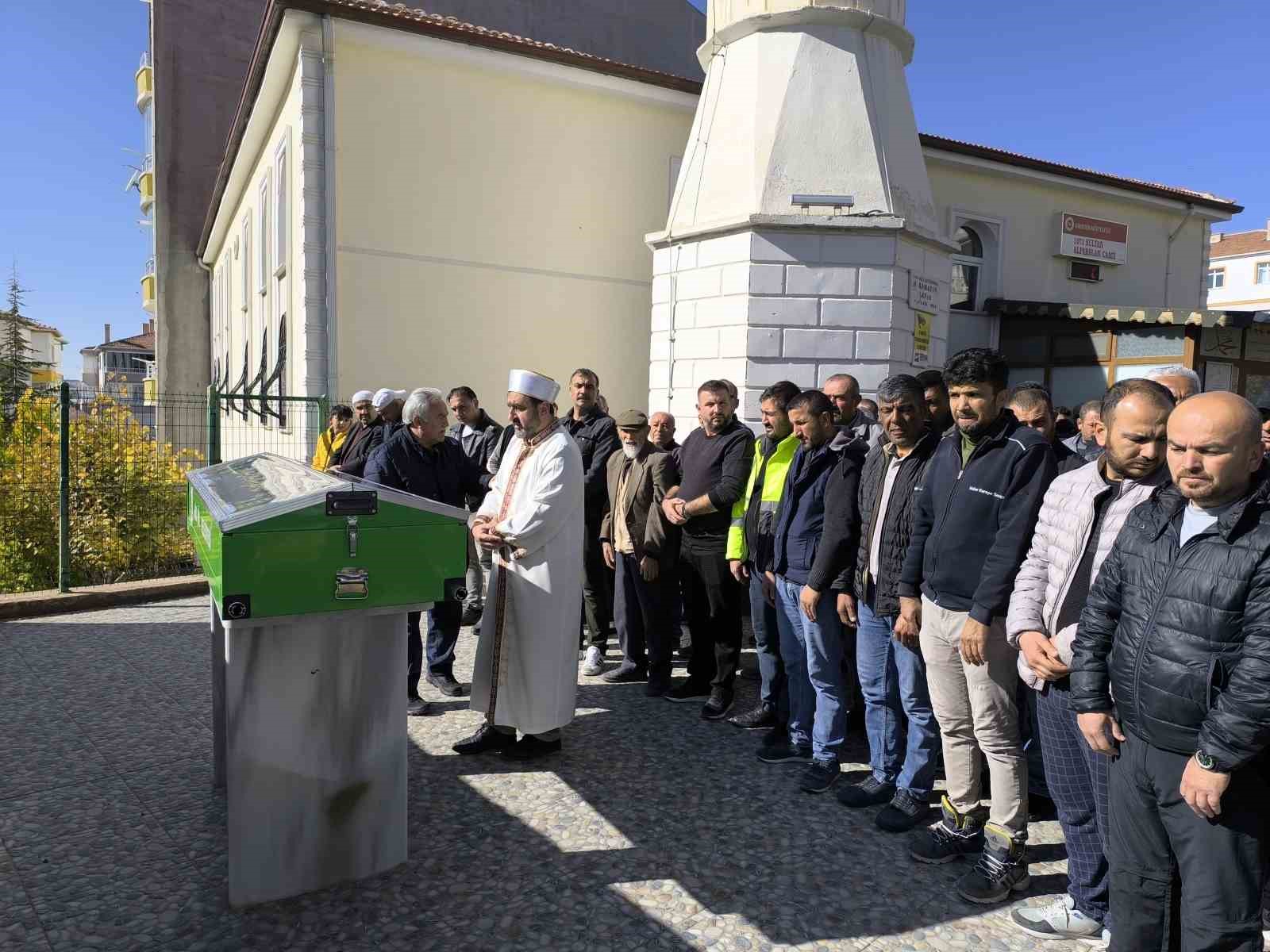 İş kazası geçiren işçi son yolculuğuna uğurlandı
