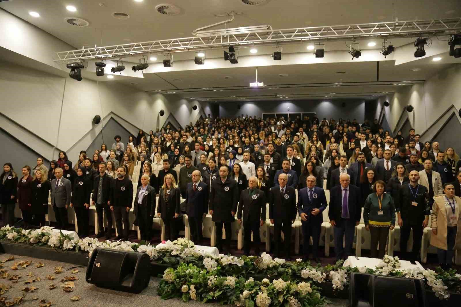 Avrasya Üniversitesi’nde Gazi Mustafa Kemal Atatürk’ü anma programı gerçekleştirildi
