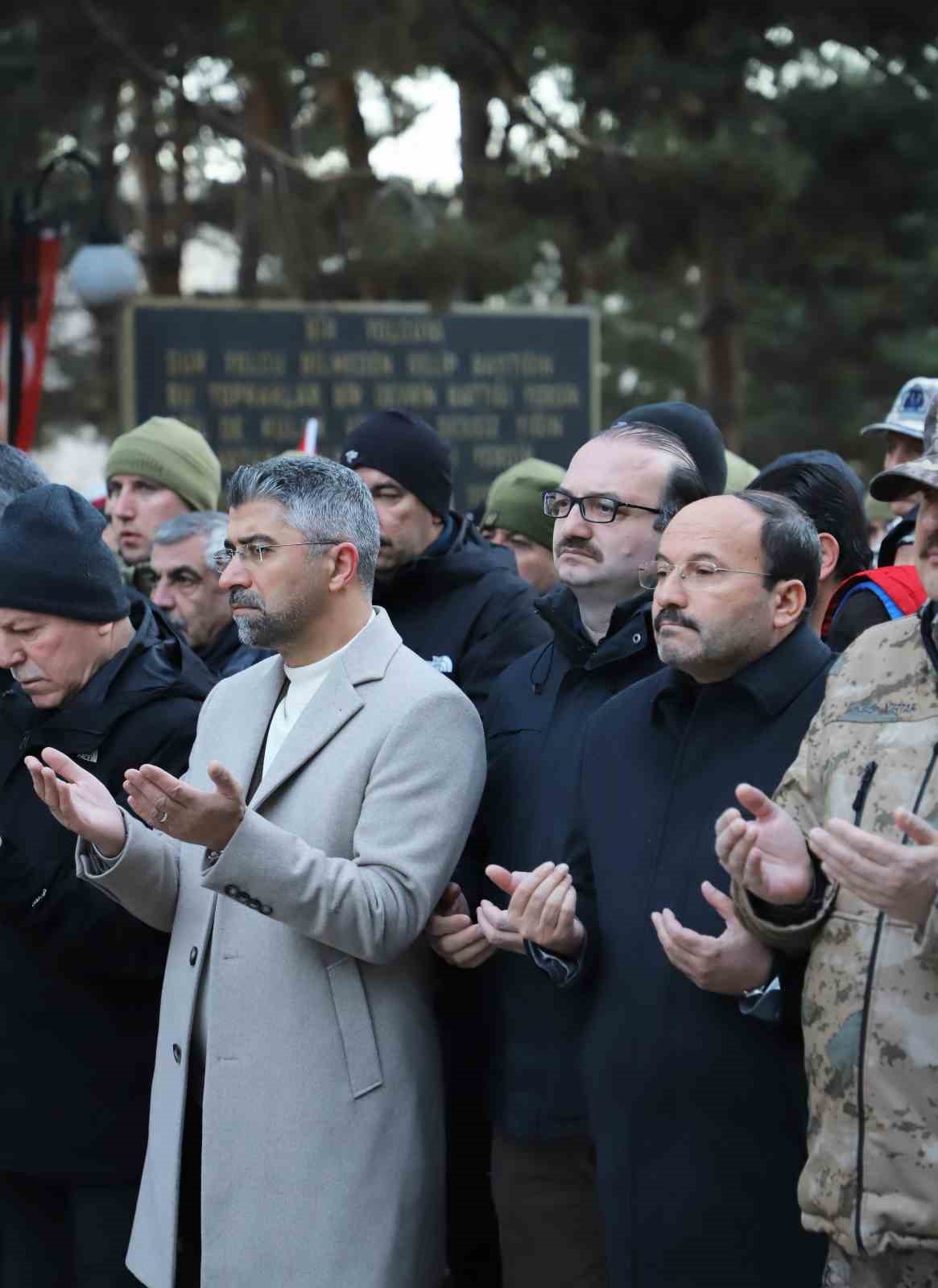 Atatürk Üniversitesi ailesi, Aziziye Destanının 147. yıl dönümünde ecdadını andı
