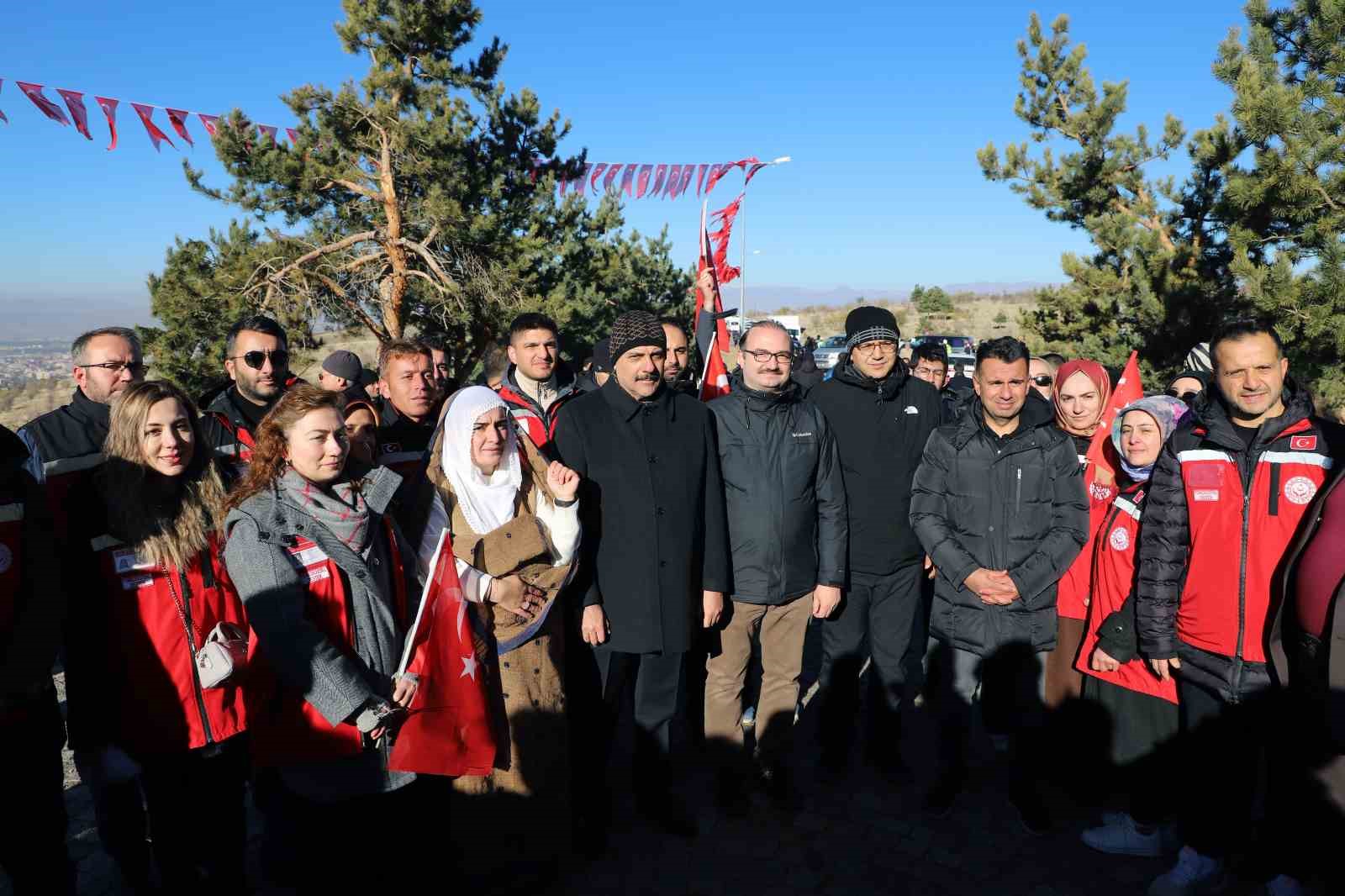 Atatürk Üniversitesi ailesi, Aziziye Destanının 147. yıl dönümünde ecdadını andı
