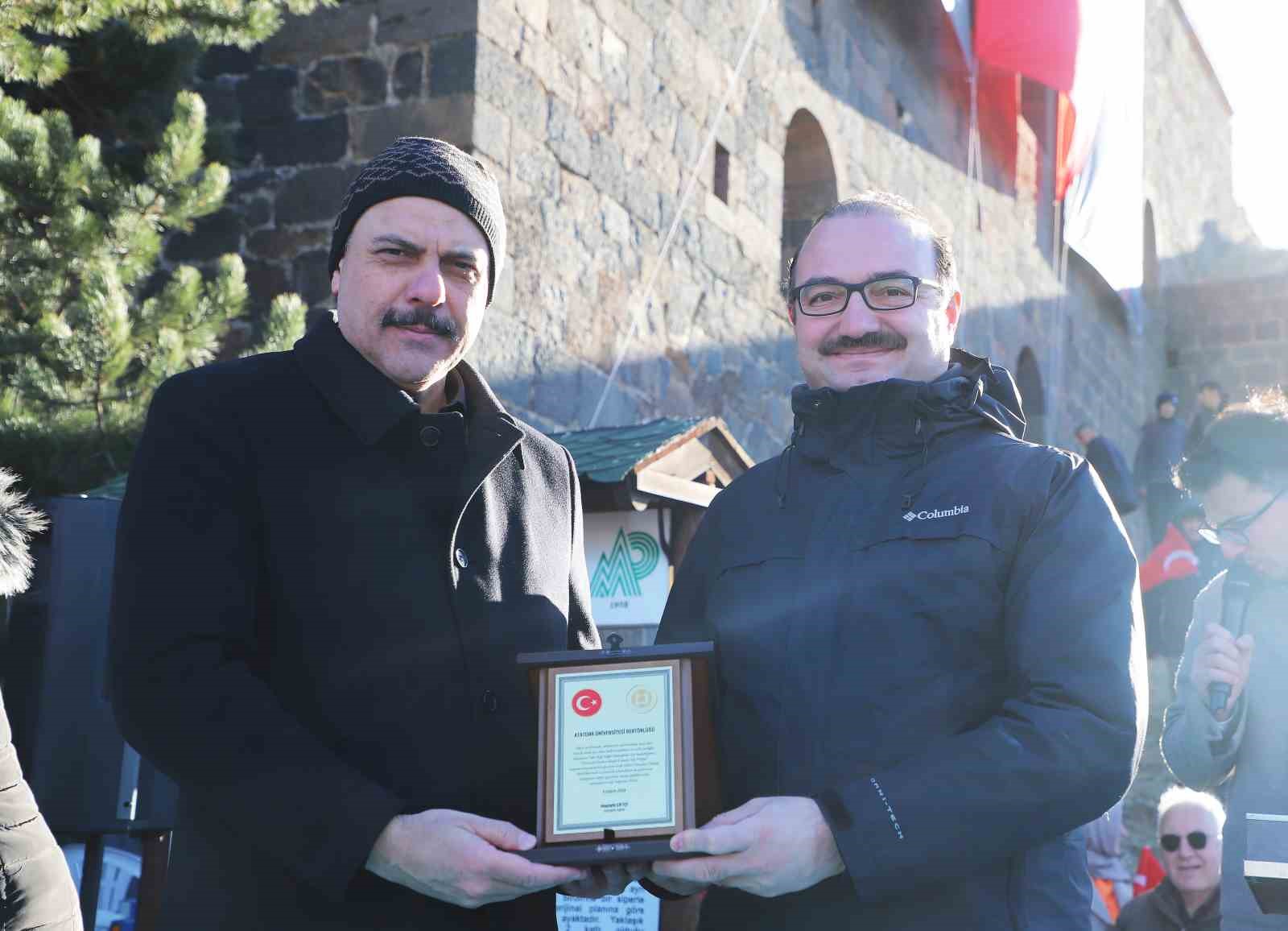 Atatürk Üniversitesi ailesi, Aziziye Destanının 147. yıl dönümünde ecdadını andı
