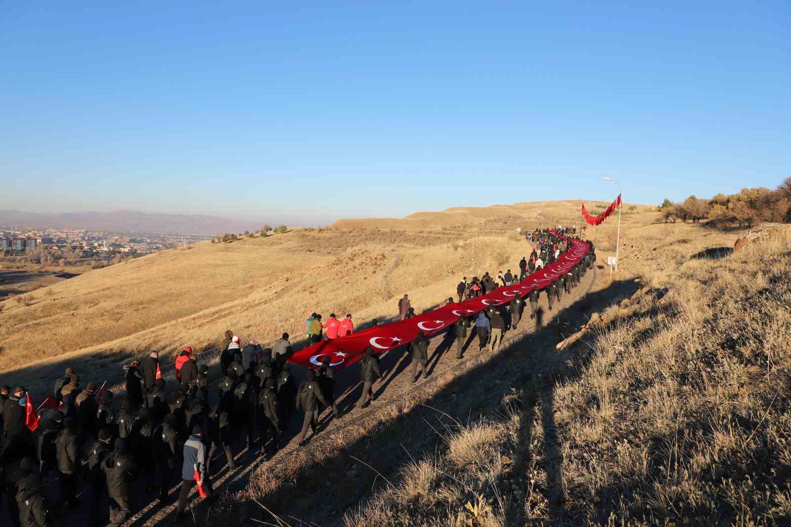 Atatürk Üniversitesi ailesi, Aziziye Destanının 147. yıl dönümünde ecdadını andı
