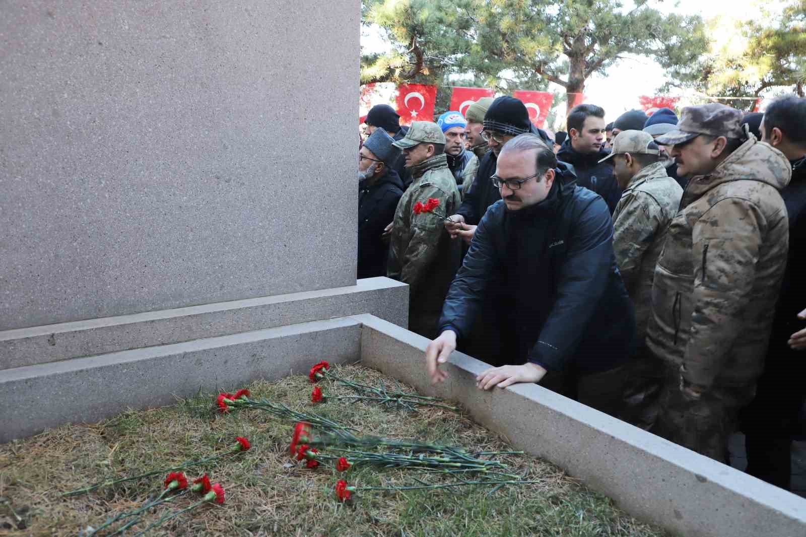 Atatürk Üniversitesi ailesi, Aziziye Destanının 147. yıl dönümünde ecdadını andı
