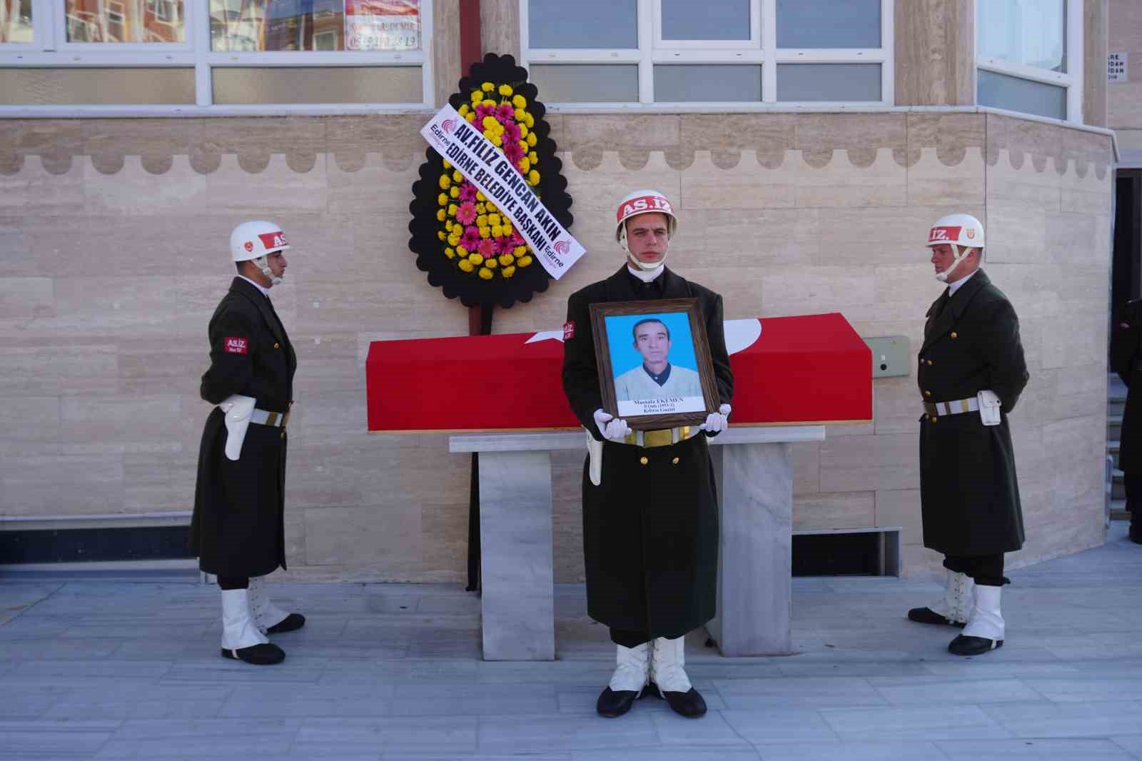 Edirne’de Kıbrıs gazisi törenle son yolculuğuna uğurlandı
