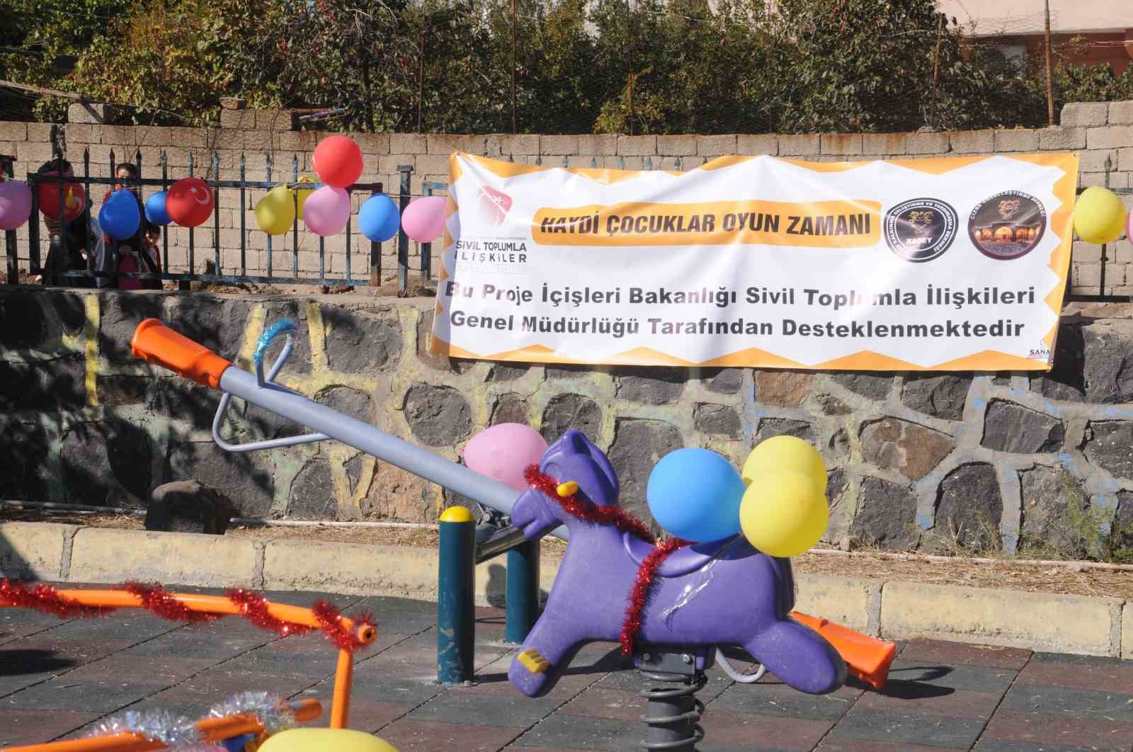 Öğrenciler istedi, kaymakam yerine getirdi
