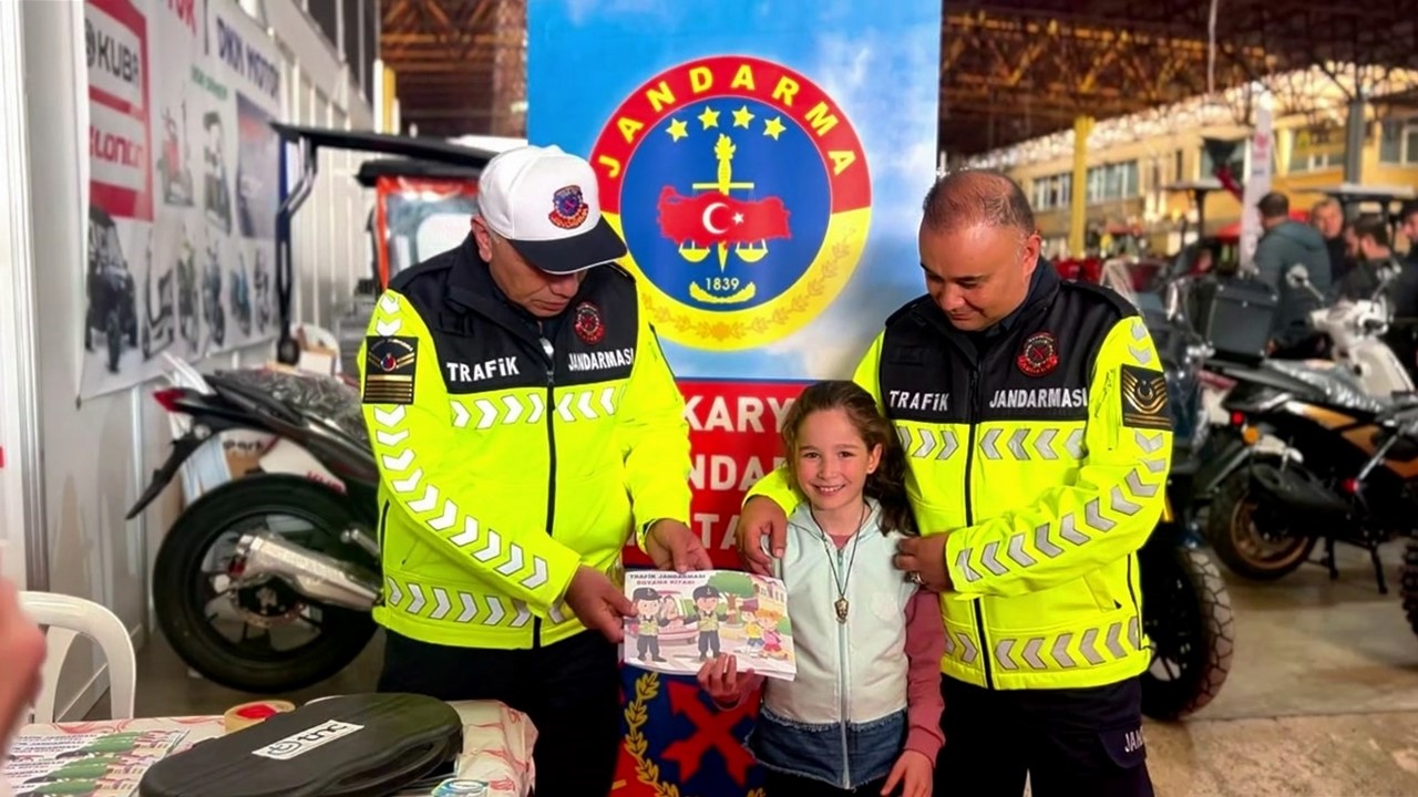 Bu fuarda firmaların yanı sıra jandarma da yer aldı
