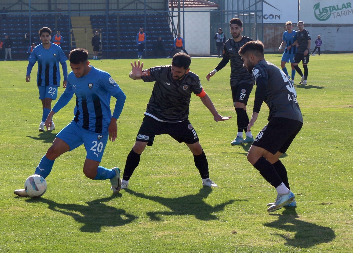 TFF 2. Lig: Karacabey Belediyespor: 1 - Karaman FK: 1
