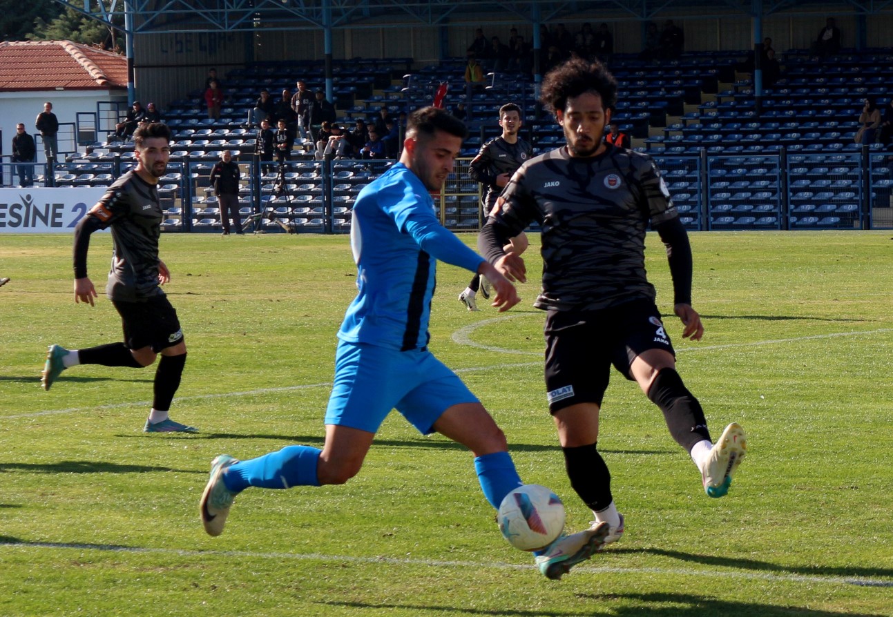 TFF 2. Lig: Karacabey Belediyespor: 1 - Karaman FK: 1
