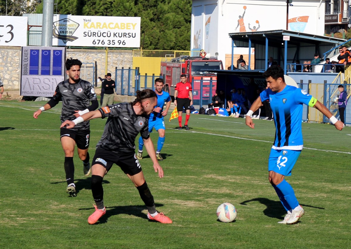 TFF 2. Lig: Karacabey Belediyespor: 1 - Karaman FK: 1
