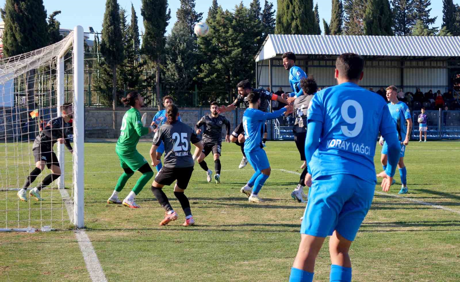 TFF 2. Lig: Karacabey Belediyespor: 1 - Karaman FK: 1
