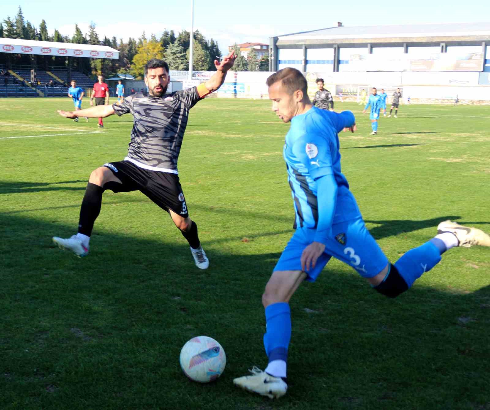 TFF 2. Lig: Karacabey Belediyespor: 1 - Karaman FK: 1
