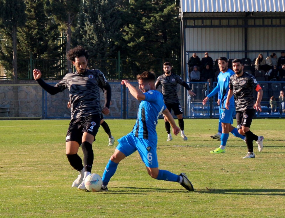 TFF 2. Lig: Karacabey Belediyespor: 1 - Karaman FK: 1
