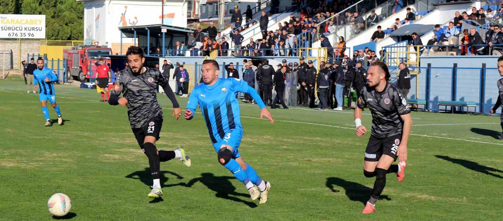 TFF 2. Lig: Karacabey Belediyespor: 1 - Karaman FK: 1
