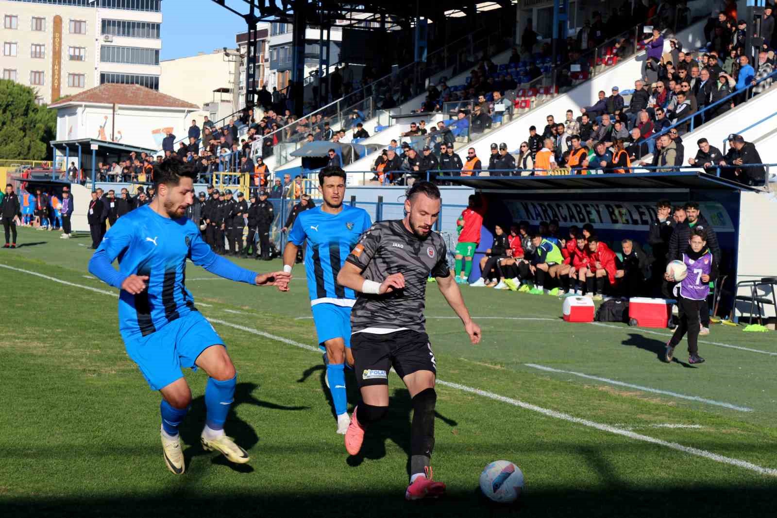 TFF 2. Lig: Karacabey Belediyespor: 1 - Karaman FK: 1
