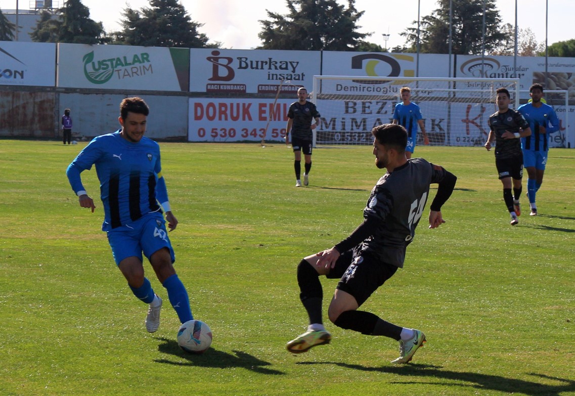 TFF 2. Lig: Karacabey Belediyespor: 1 - Karaman FK: 1
