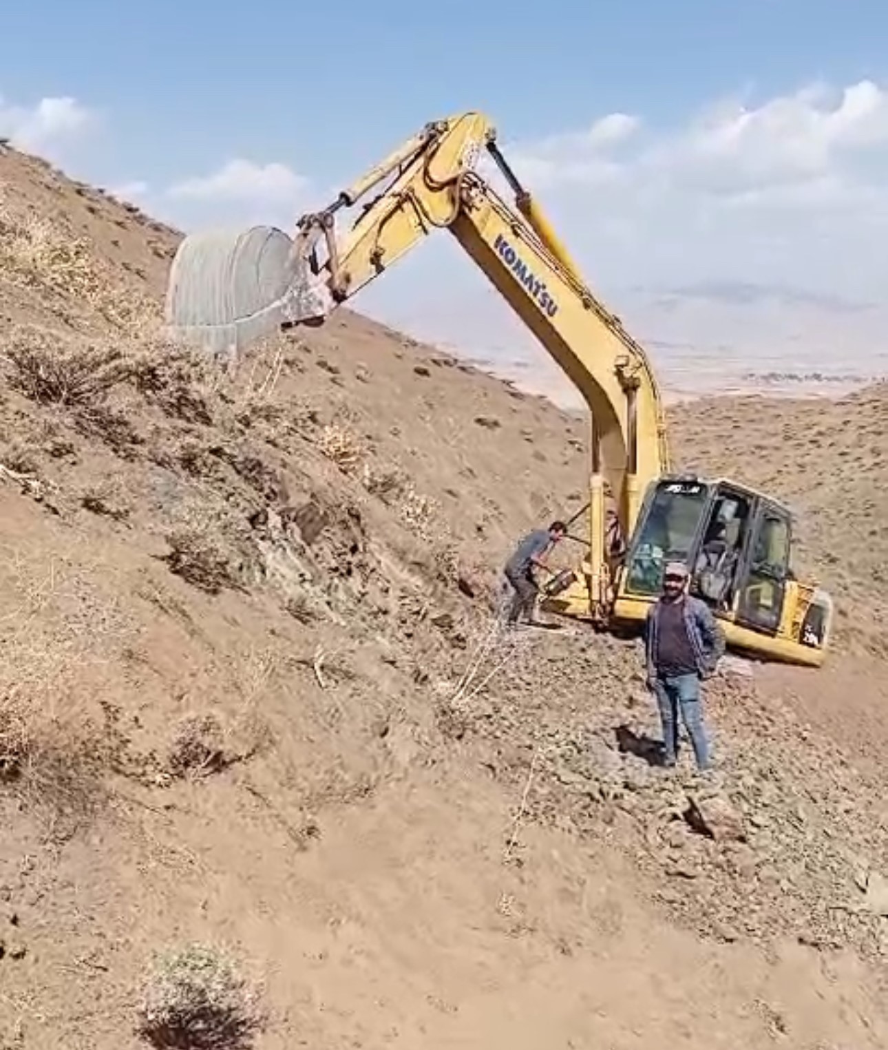 Yüksekova’nın köylerinin yol ve su kanalları yenileniyor
