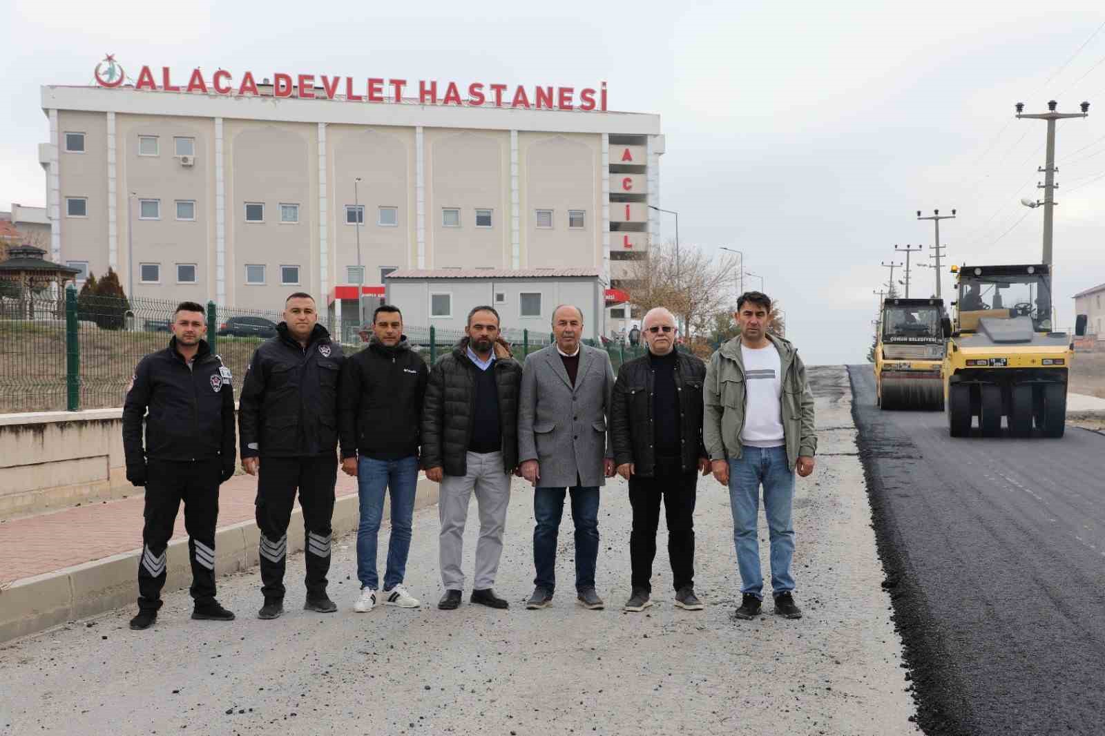 Hastane yolunun asfalt kaplaması yenileniyor
