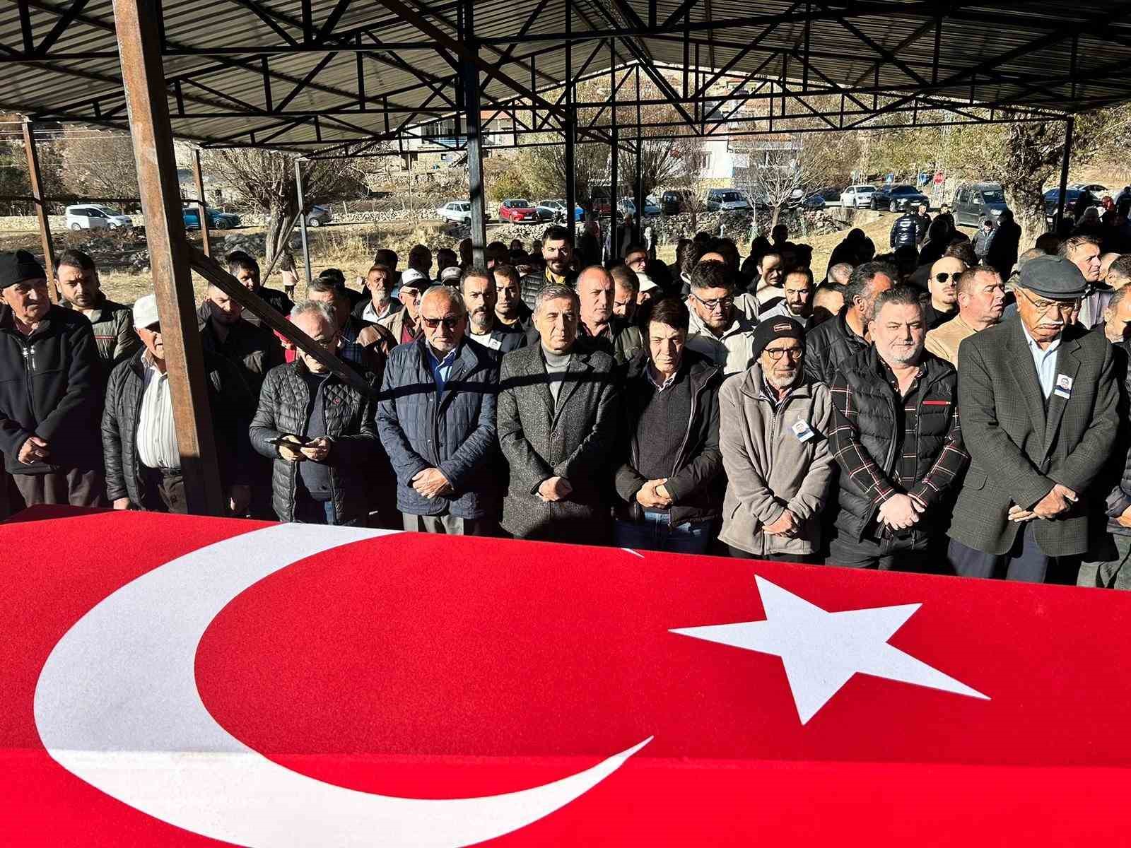 Hayatını kaybeden emekli astsubay son yolculuğuna uğurlandı
