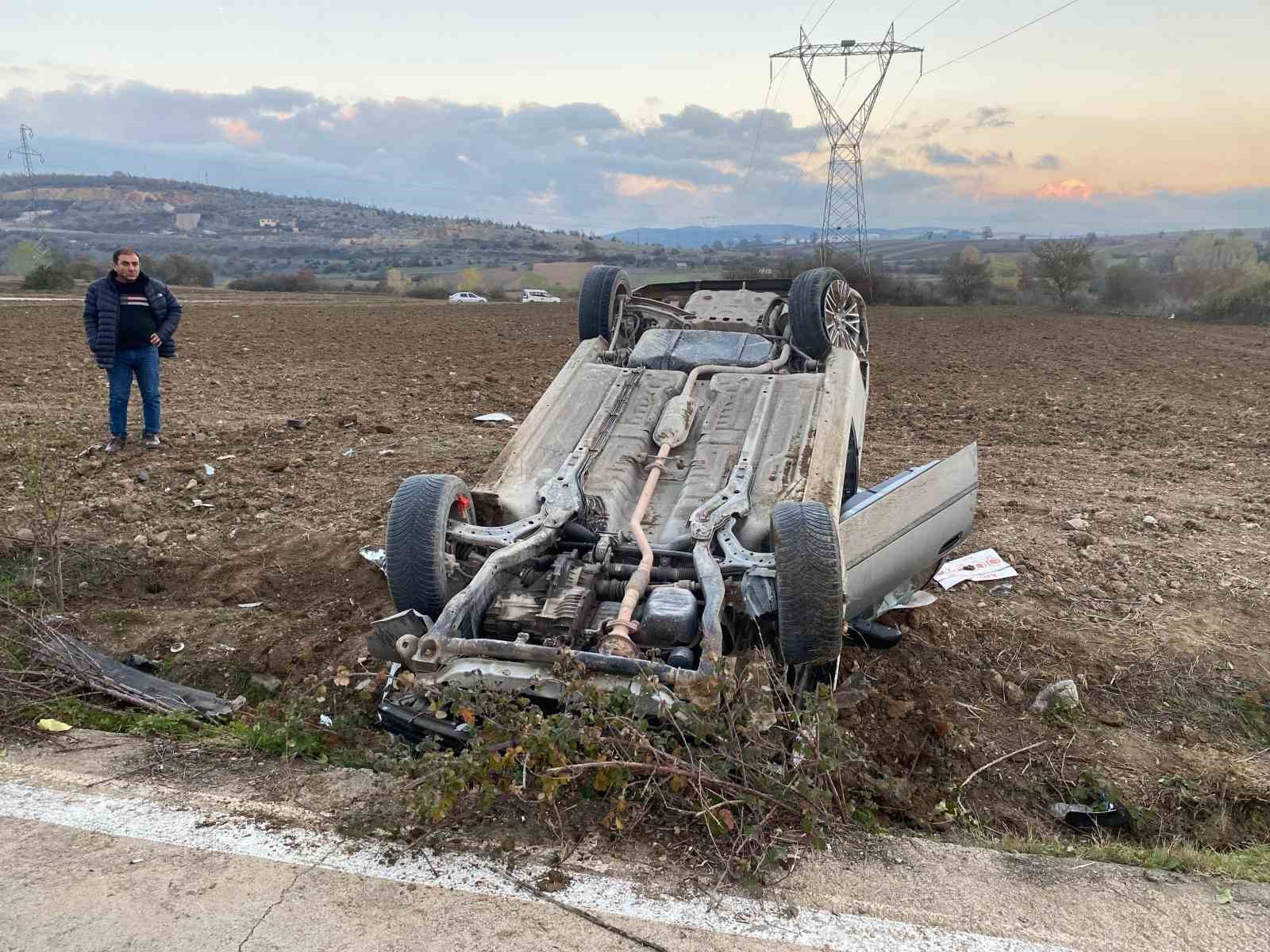 Samsun’da kontrolden çıkan otomobil 4 takla attı: 2 yaralı
