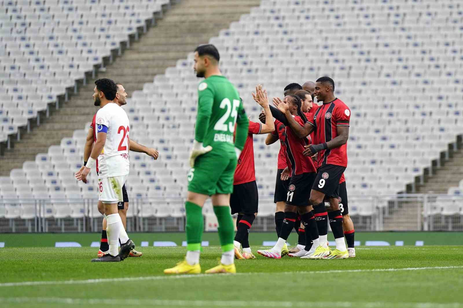 Trendyol 1. Lig: Fatih Karagümrük: 6 - Yeni Malatyaspor: 1
