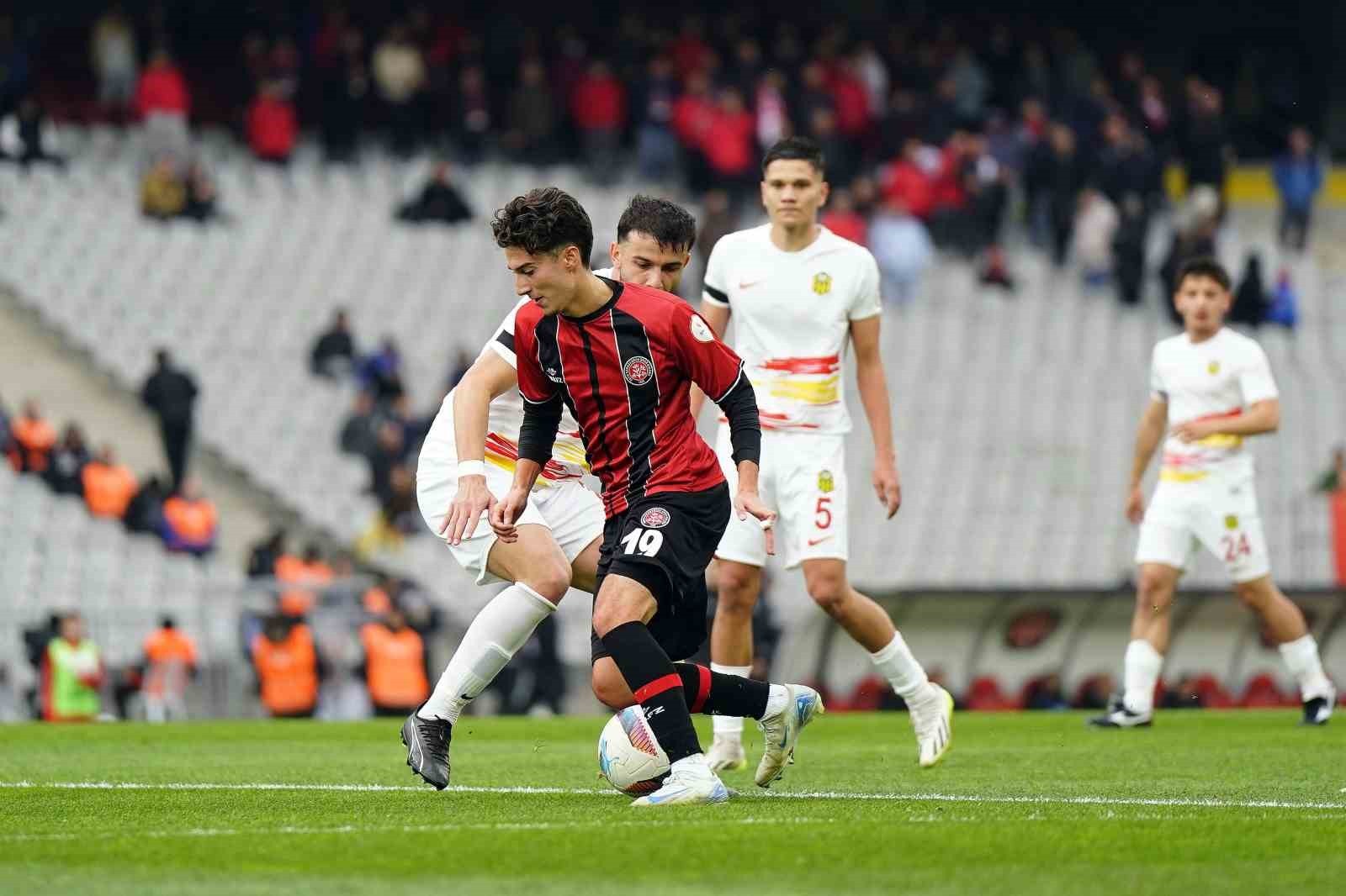 Trendyol 1. Lig: Fatih Karagümrük: 6 - Yeni Malatyaspor: 1
