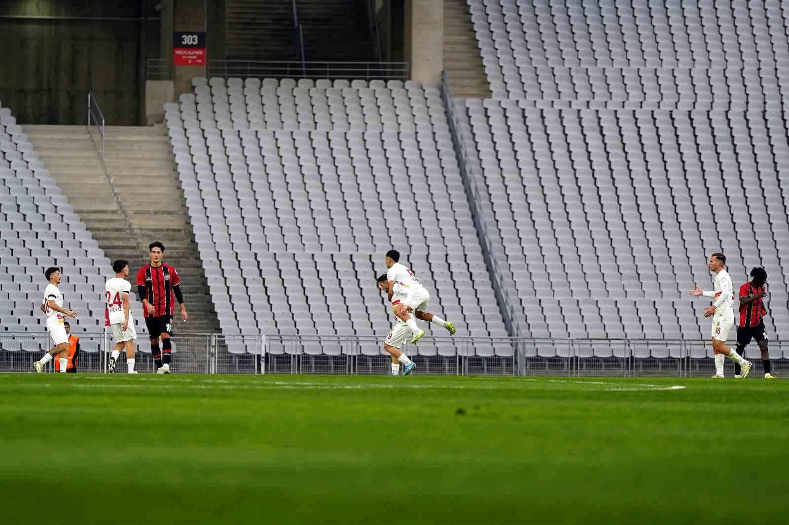 Trendyol 1. Lig: Fatih Karagümrük: 6 - Yeni Malatyaspor: 1
