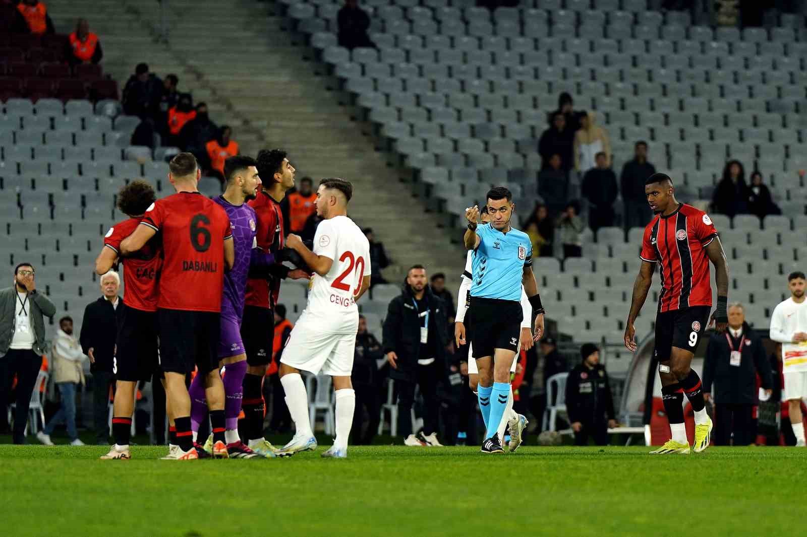 Trendyol 1. Lig: Fatih Karagümrük: 6 - Yeni Malatyaspor: 1
