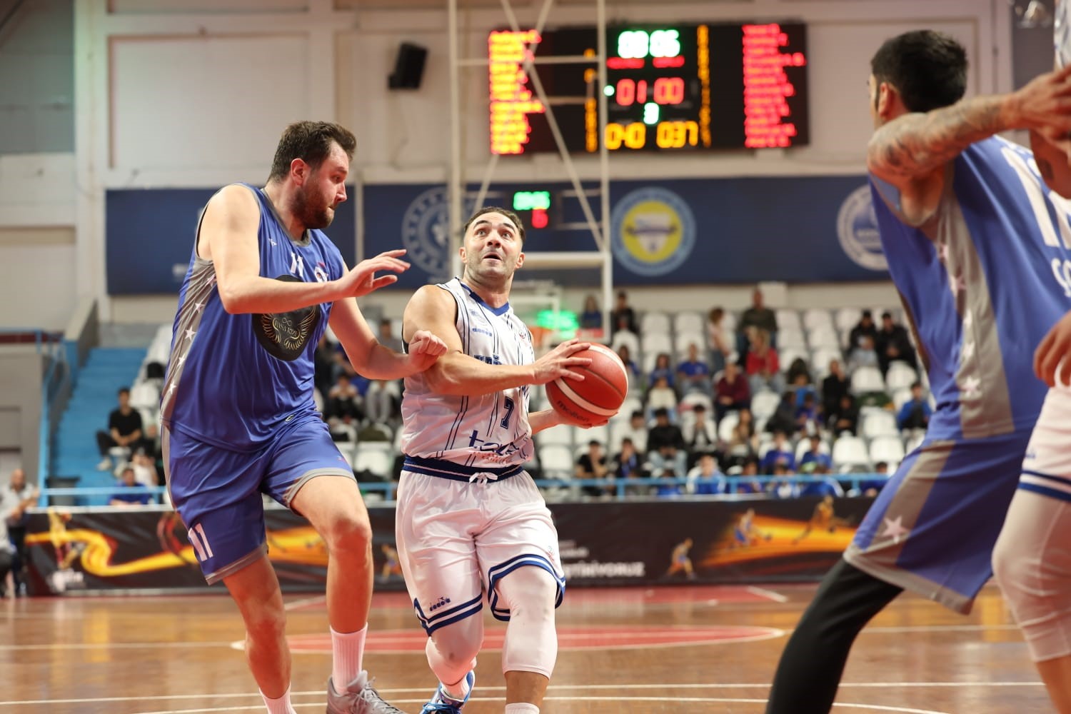 Türkiye Basketbol 2. Ligi: Kocaeli BŞB Kağıtspor: 81 - Çorlu Belediyesi: 71
