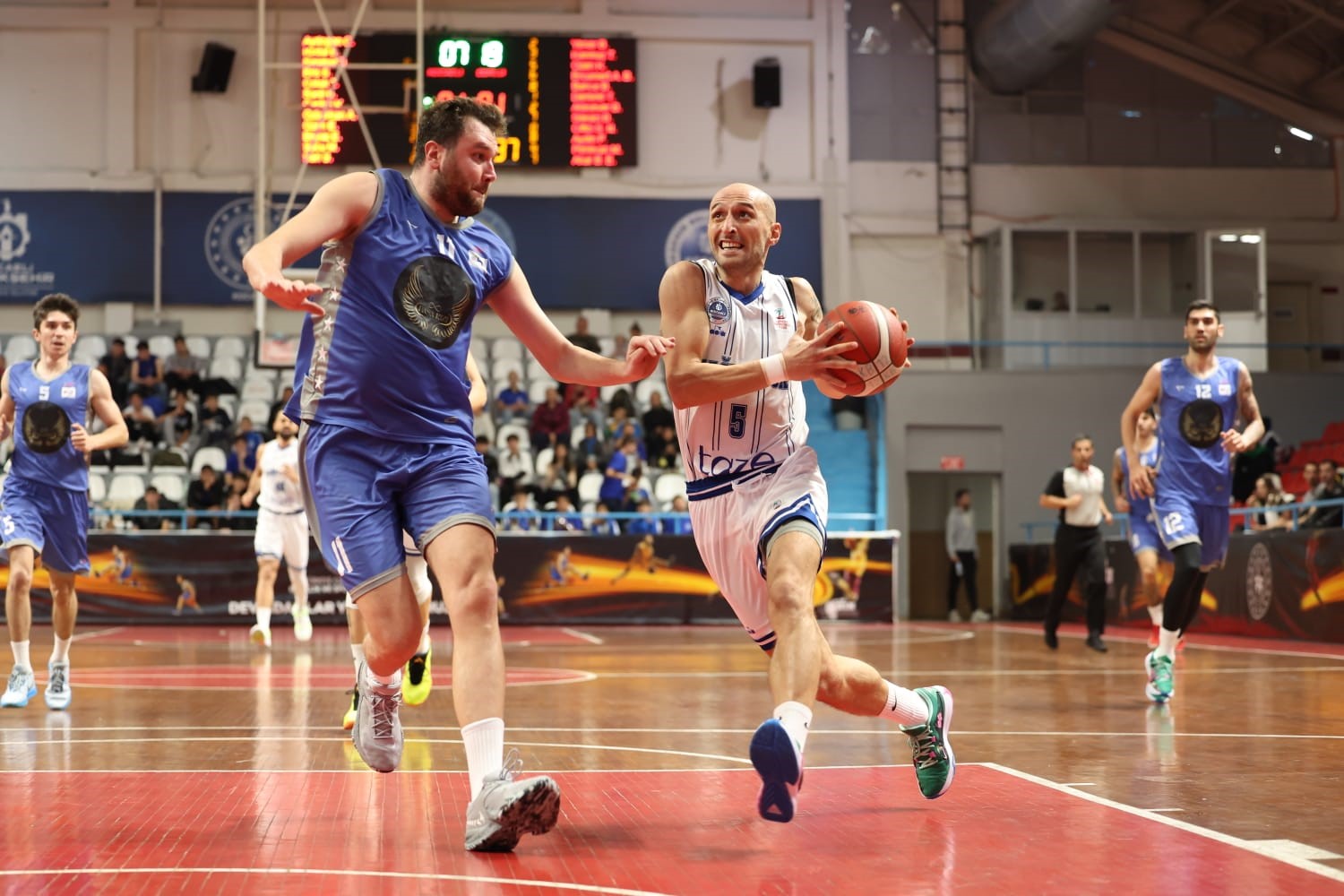 Türkiye Basketbol 2. Ligi: Kocaeli BŞB Kağıtspor: 81 - Çorlu Belediyesi: 71
