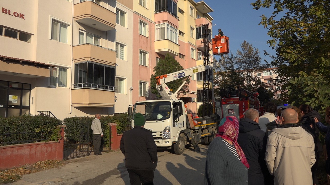 Kırklareli’nde çatı katında yangın: 1 yaralı
