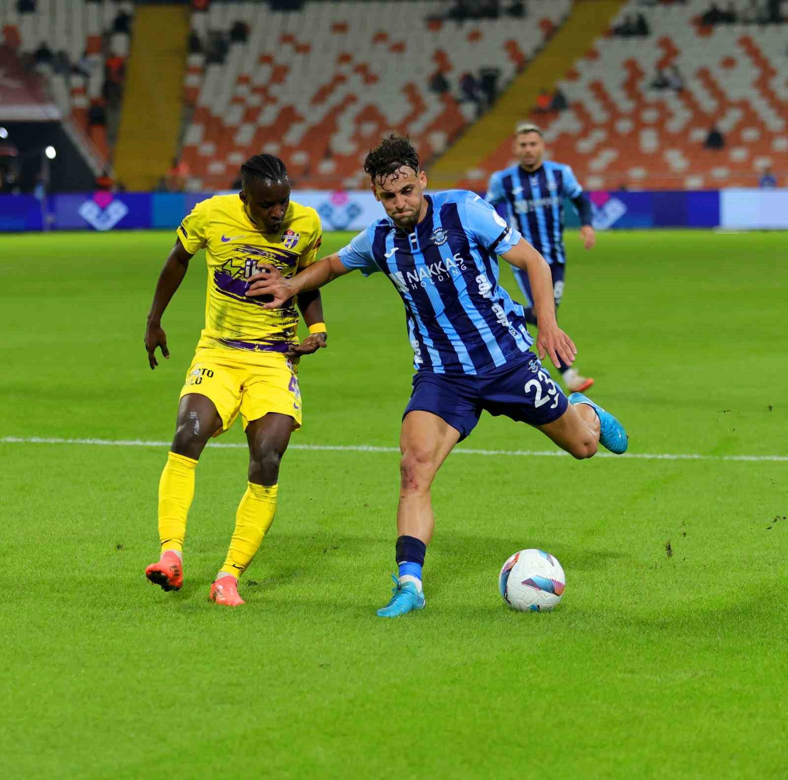 Trendyol Süper Lig: Adana Demirspor: 0 - Eyüpspor: 1 (İlk yarı)
