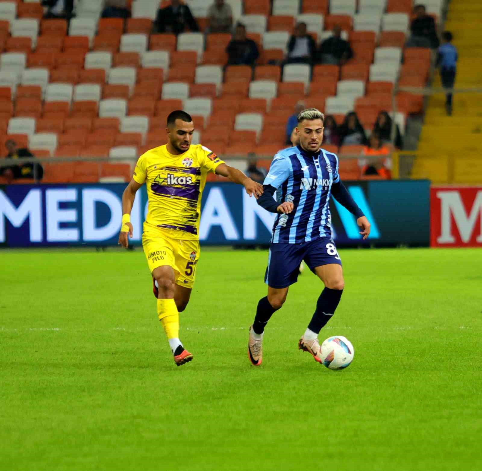 Trendyol Süper Lig: Adana Demirspor: 0 - Eyüpspor: 1 (İlk yarı)
