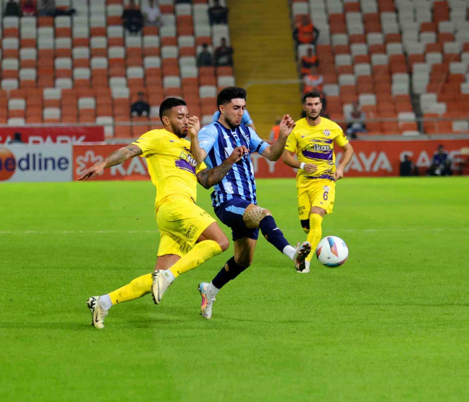 Trendyol Süper Lig: Adana Demirspor: 0 - Eyüpspor: 1 (İlk yarı)
