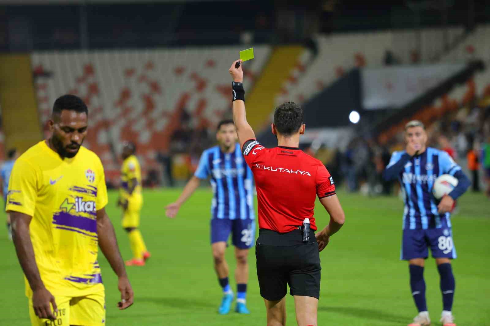 Trendyol Süper Lig: Adana Demirspor: 0 - Eyüpspor: 1 (İlk yarı)
