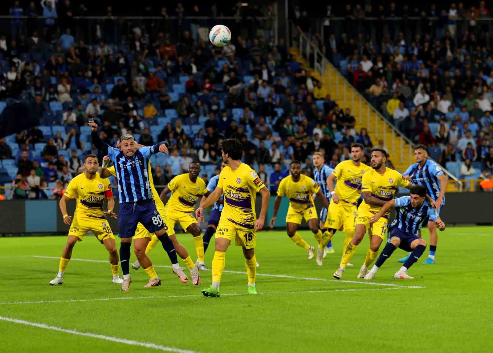 Trendyol Süper Lig: Adana Demirspor: 0 - Eyüpspor: 1 (İlk yarı)
