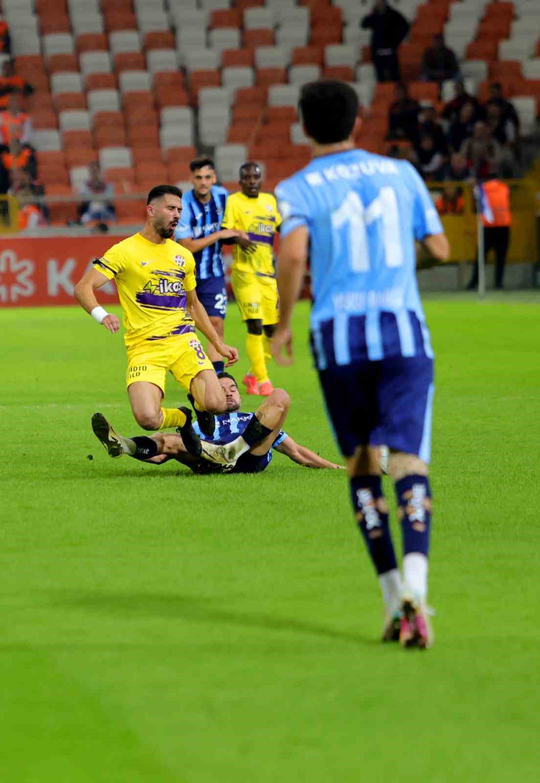 Trendyol Süper Lig: Adana Demirspor: 0 - Eyüpspor: 1 (İlk yarı)
