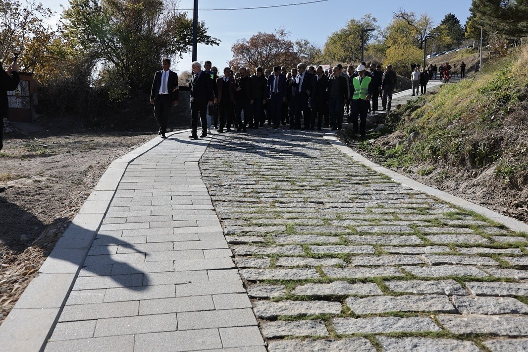 Kütahya’da ’Tarihi ve Doğayı Buluşturan Hisar Yürüyüş Yolu’nun ikinci etabı açıldı
