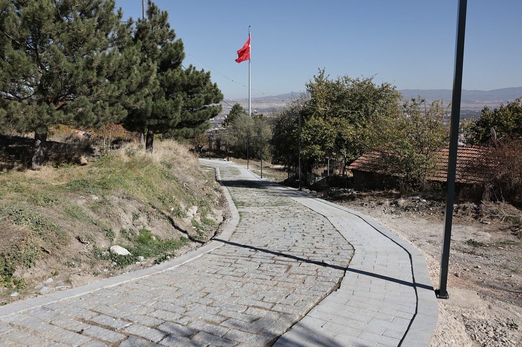 Kütahya’da ’Tarihi ve Doğayı Buluşturan Hisar Yürüyüş Yolu’nun ikinci etabı açıldı
